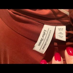 Burgundy fitted dress